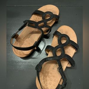 Vionic Jodie sandals size 8 black